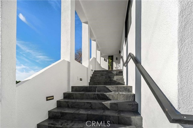 23625 Summit Drive, Calabasas CA: https://media.crmls.org/medias/2fff1489-4c88-4b5b-a2d2-030e4e7e0695.jpg
