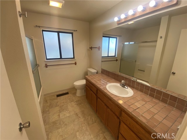 19491 Mountain Meadow S, Hidden Valley Lake CA: https://media.crmls.org/medias/2fff23e2-0fc8-441c-9e01-450bdfb3cbbc.jpg