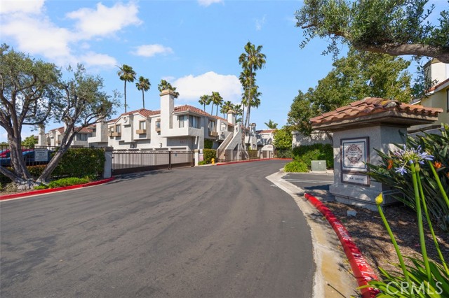 4822 Tiara, Huntington Beach CA: https://media.crmls.org/medias/2fff4bbd-7ed0-414a-aba5-6145cb420c3c.jpg