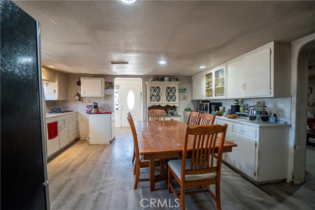 22731 Bryman Road, Oro Grande CA: https://media.crmls.org/medias/3000387f-8376-415e-9f3e-3459877d2df2.jpg