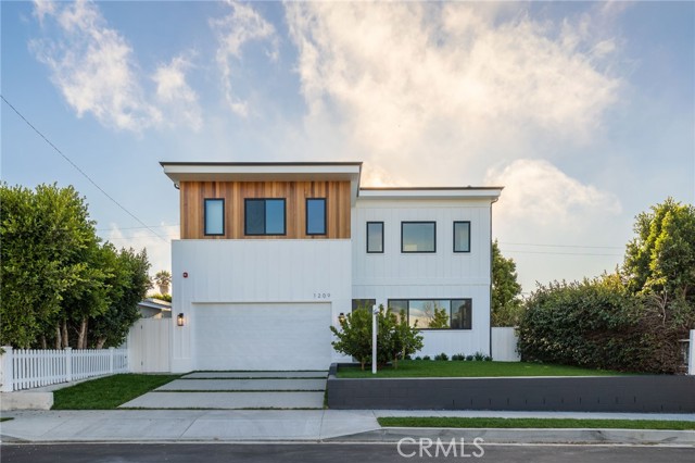 1209 Meadows Avenue, Manhattan Beach, California 90266, 5 Bedrooms Bedrooms, ,5 BathroomsBathrooms,Residential,Sold,Meadows,SB23147592