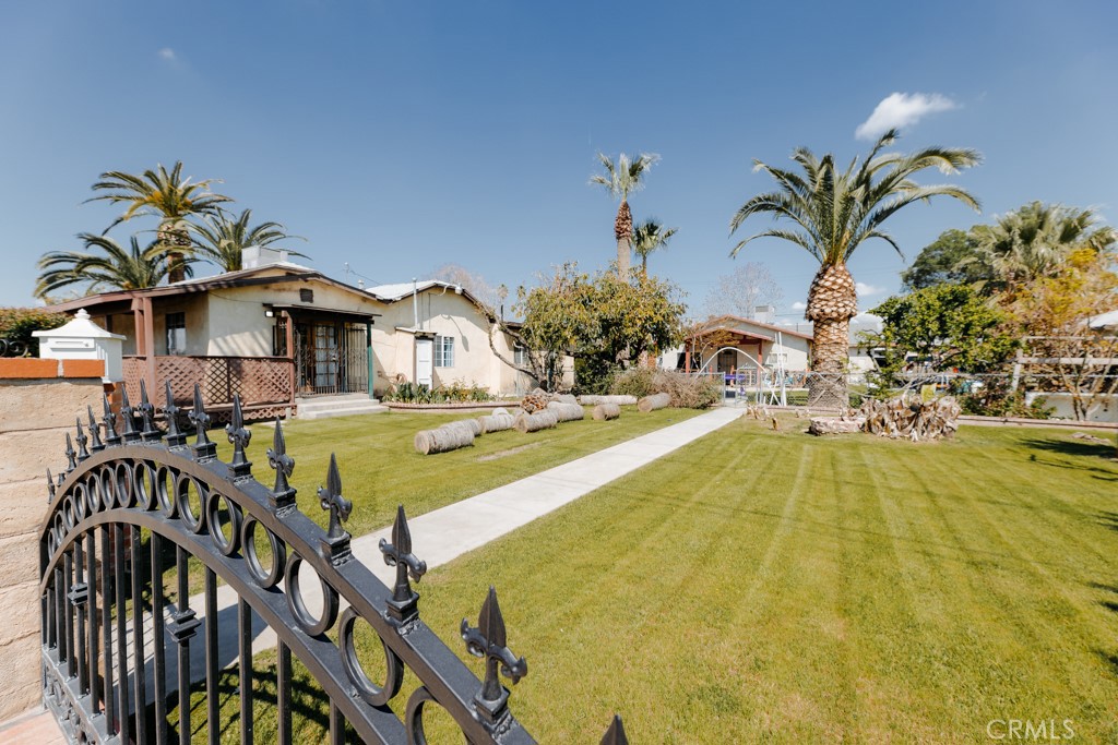 226 E Brundage Lane, Bakersfield, CA 93307