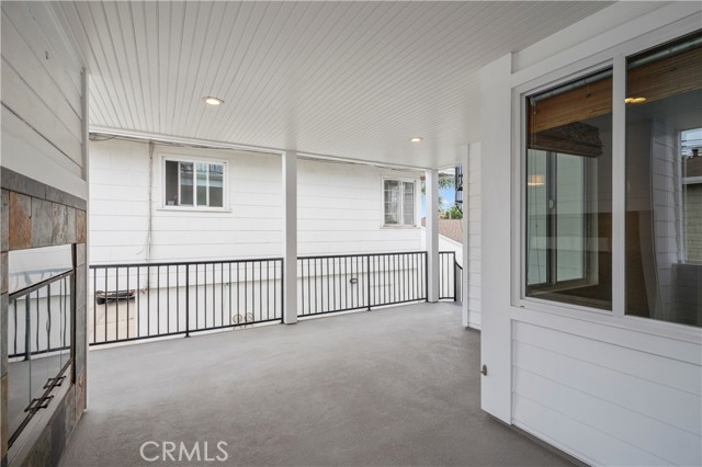 314 1/2 Larkspur Avenue, Corona del Mar CA: https://media.crmls.org/medias/30007a7f-56a6-4368-8821-e102ac0c6889.jpg