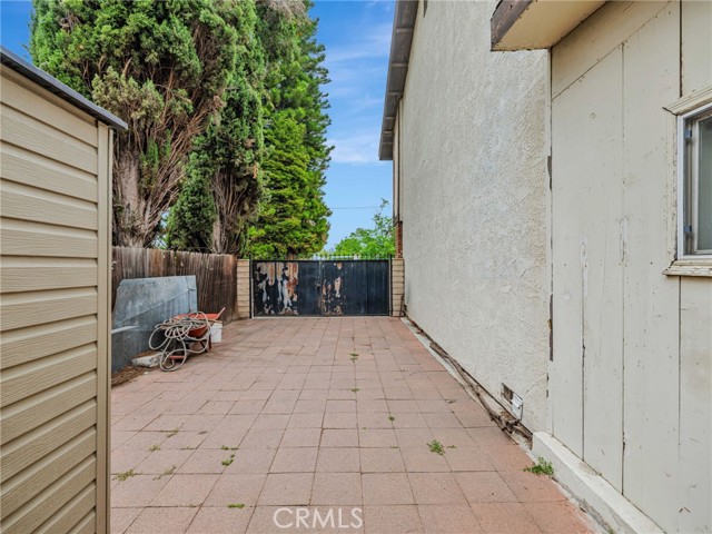 7800 Winnetka Avenue, Winnetka CA: https://media.crmls.org/medias/30007d54-f7c4-4d3e-874b-ae39911d7092.jpg