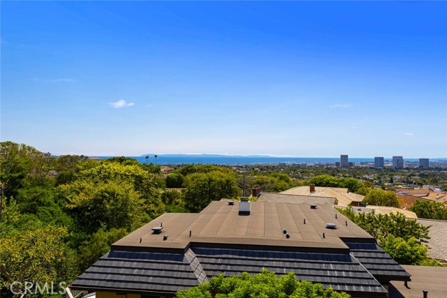3 Harbor Ridge Drive, Newport Beach CA: https://media.crmls.org/medias/300123ae-c5d0-4513-9bc4-dee719ec0431.jpg