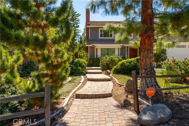 Detail Gallery Image 2 of 49 For 14395 Amorose, Lake Elsinore,  CA 92530 - 4 Beds | 3 Baths