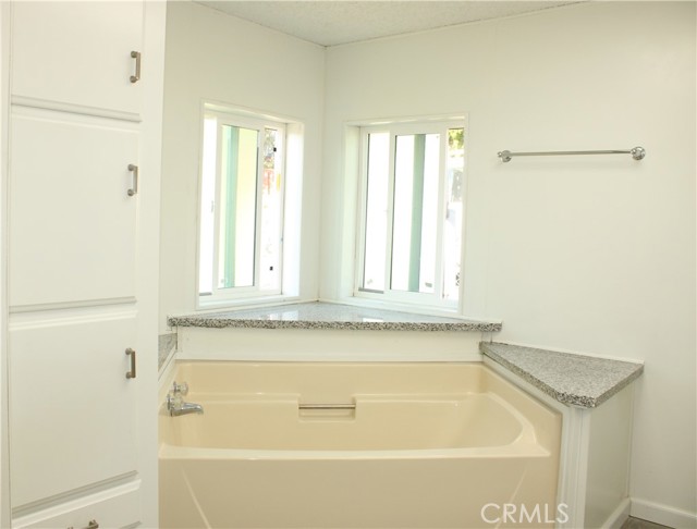 Detail Gallery Image 25 of 31 For 12980 Island Dr, Clearlake Oaks,  CA 95423 - 2 Beds | 2 Baths