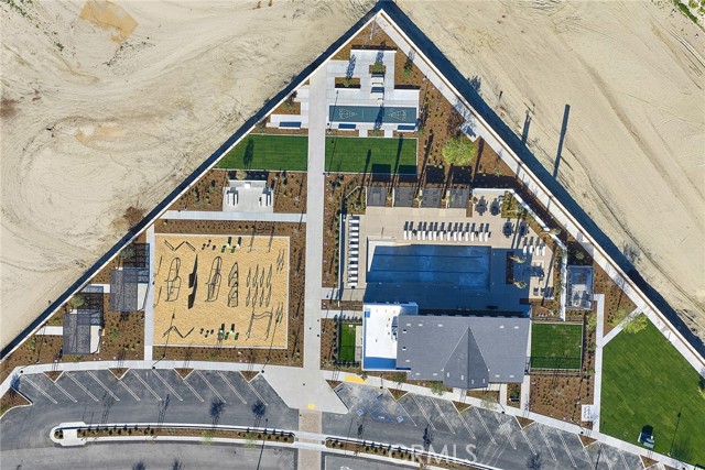 Detail Gallery Image 27 of 28 For 12951 Paradiso Dr #105,  Corona,  CA 92880 - 3 Beds | 3/1 Baths