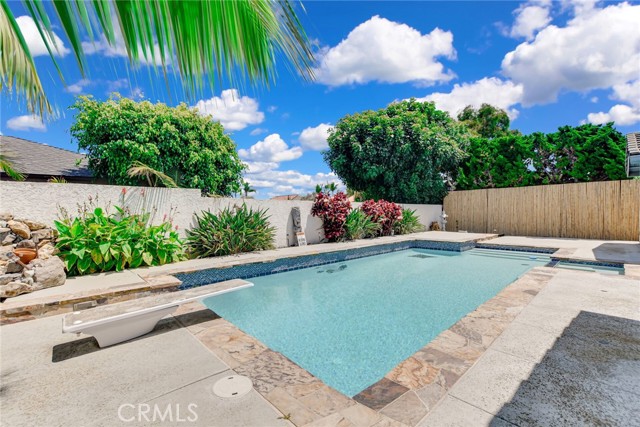 Detail Gallery Image 20 of 39 For 9561 Rockpoint Dr, Huntington Beach,  CA 92646 - 4 Beds | 2 Baths