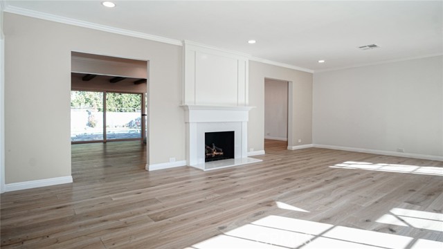 Detail Gallery Image 9 of 44 For 11165 Valley Spring, Studio City,  CA 91602 - 5 Beds | 5/1 Baths