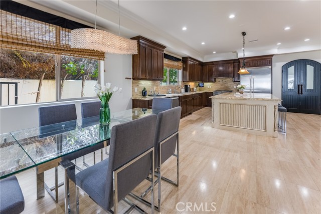 23123 Oxnard Street, Woodland Hills CA: https://media.crmls.org/medias/3003adc9-f825-4999-80ff-c0b98d29b13c.jpg