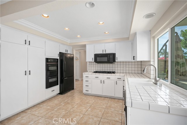 25702 Nugget, Lake Forest CA: https://media.crmls.org/medias/30042b7c-16e8-4a9a-b4a7-71e93415f411.jpg