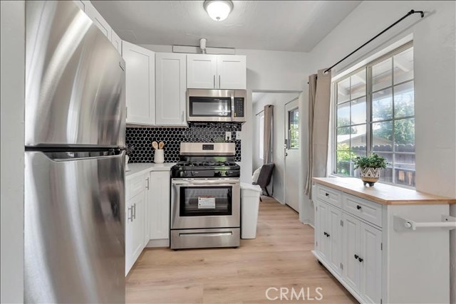 518 E Lime, Monrovia CA: https://media.crmls.org/medias/3004eb66-e3d6-427a-a815-919414e3a237.jpg