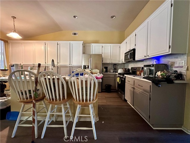 Detail Gallery Image 4 of 30 For 31600 Saddle Ridge Dr, Lake Elsinore,  CA 92532 - 3 Beds | 2 Baths