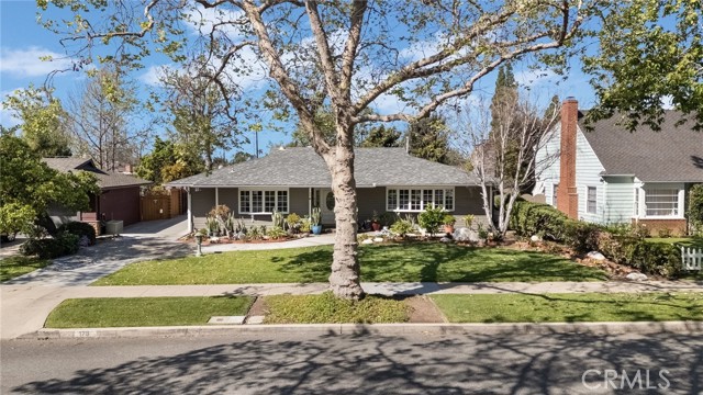 Detail Gallery Image 2 of 52 For 178 N Monterey Rd, Orange,  CA 92866 - 4 Beds | 4 Baths