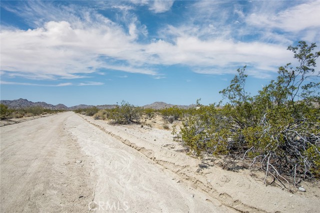 7200 Sun View Road, Joshua Tree, California 92252, ,Land,For Sale,7200 Sun View Road,CRJT23113058