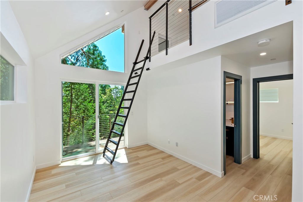 441 Oriole Drive #2