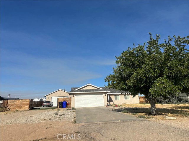 13286 Topock Rd, Apple Valley, CA 92308