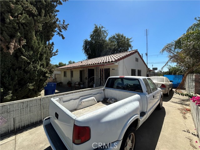 Detail Gallery Image 2 of 16 For 1395 N Esther Way, Fresno,  CA 93728 - 2 Beds | 1 Baths