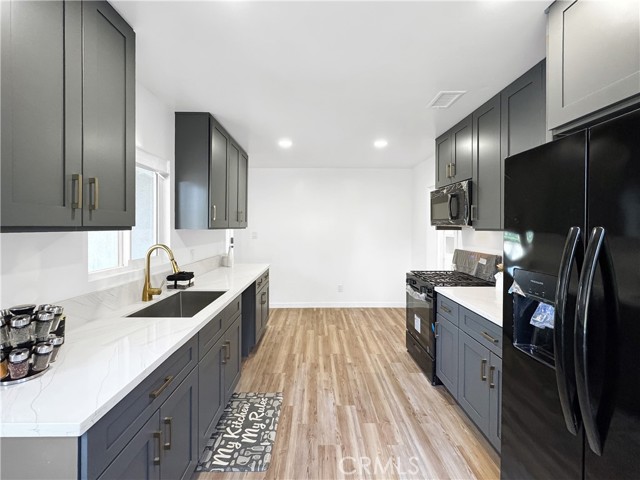 Detail Gallery Image 9 of 24 For 8339 Manzanar Ave, Pico Rivera,  CA 90660 - 3 Beds | 2 Baths