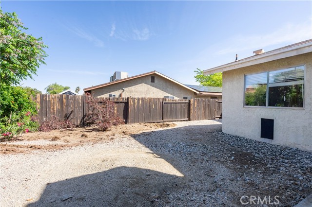 Detail Gallery Image 7 of 25 For 37255 E 28th, Palmdale,  CA 93550 - 3 Beds | 2 Baths