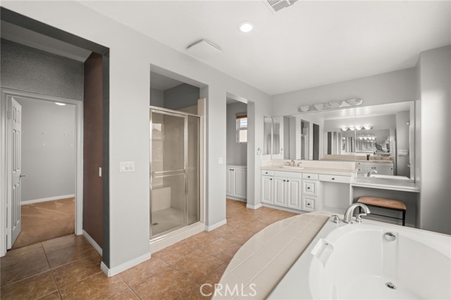 16219 Skyridge Drive, Riverside CA: https://media.crmls.org/medias/3007a2bd-0f8f-477b-83d9-edc75f59c1ab.jpg