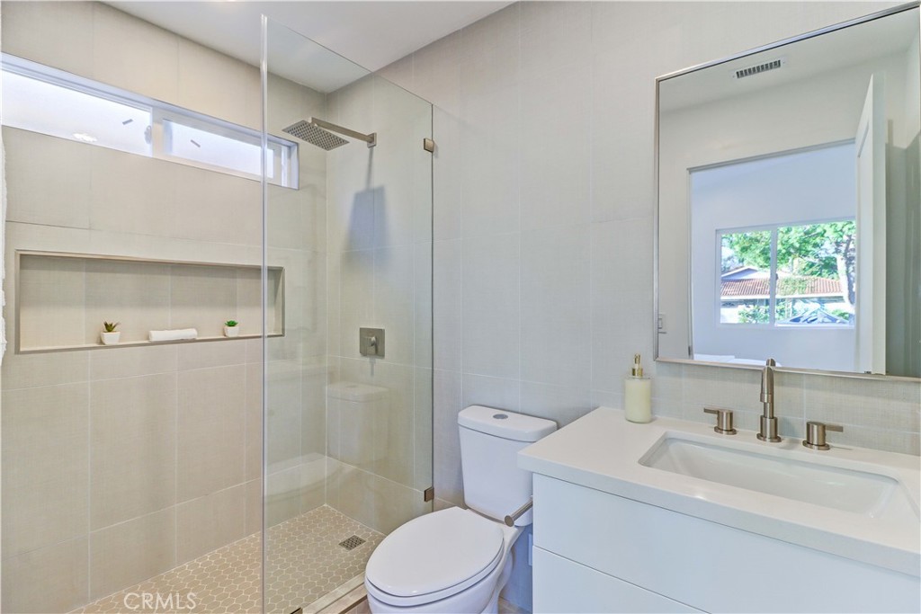 MLS #OC25250919 image #30