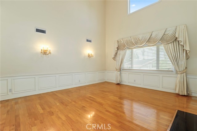 Detail Gallery Image 13 of 59 For 14659 Valley Vista, Sherman Oaks,  CA 91403 - 5 Beds | 4/1 Baths