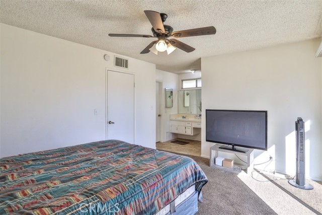 Detail Gallery Image 19 of 40 For 14247 Canterbury Dr, Victorville,  CA 92395 - 2 Beds | 2 Baths