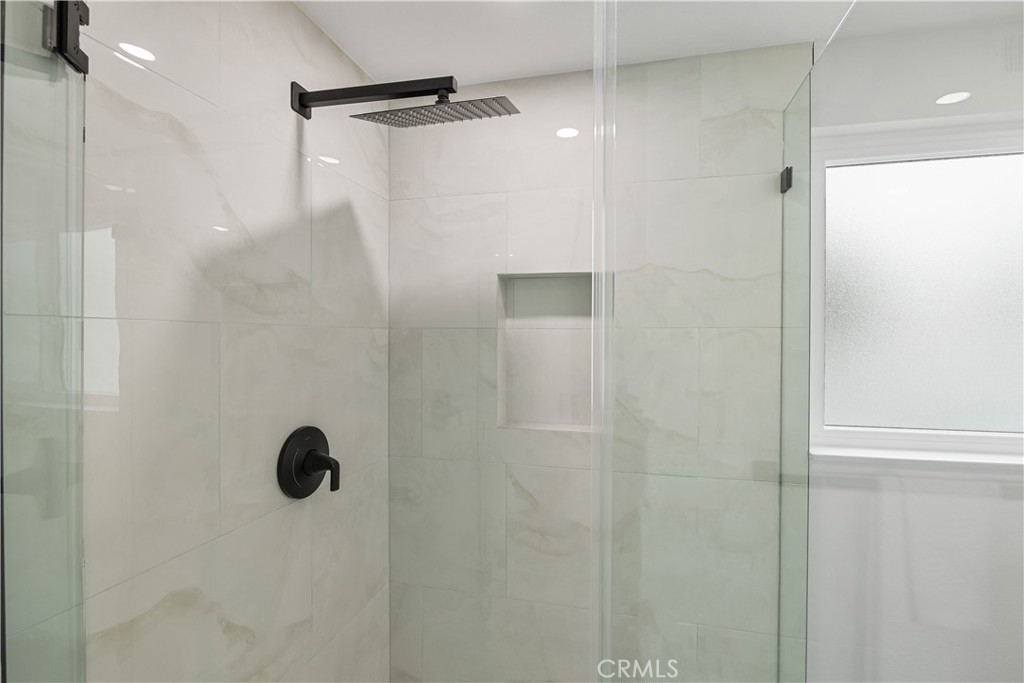 MLS #OC25274236 image #23