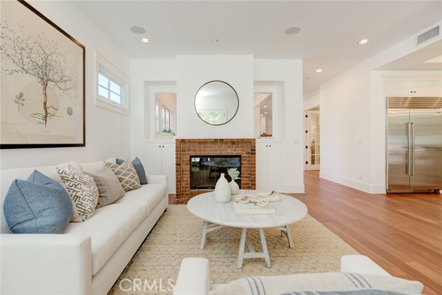 647 15th Street, Manhattan Beach, California 90266, 5 Bedrooms Bedrooms, ,4 BathroomsBathrooms,Residential,Sold,15th,SB21178358