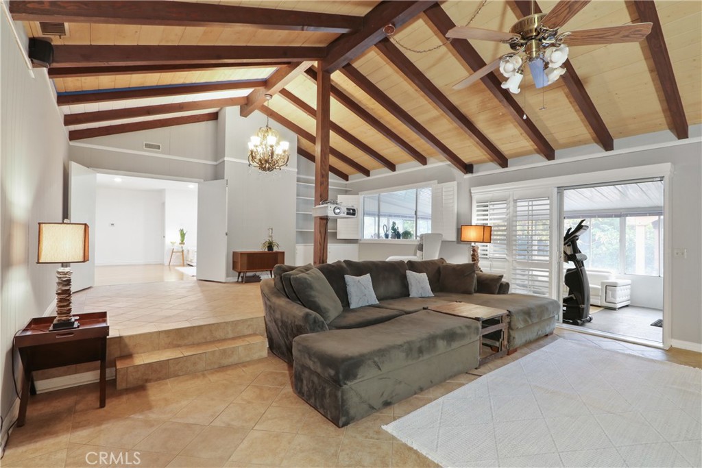 MLS #OC25260013 image #14