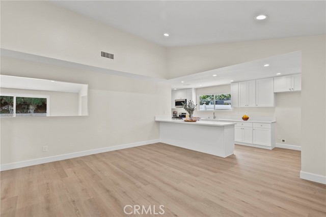 12847 Winthrop Avenue, Granada Hills CA: https://media.crmls.org/medias/3008c1e2-7f80-4d6d-9aa2-f6a029fbb3b1.jpg