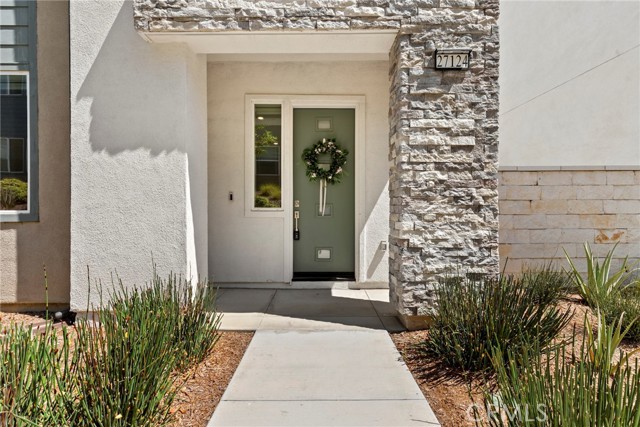 27124 Purple Sage Court, Valencia CA: https://media.crmls.org/medias/3009051e-04f8-4c5a-ac2b-84554394cb06.jpg