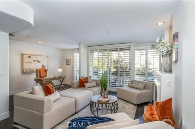1819 Holmby Avenue, Los Angeles CA: https://media.crmls.org/medias/3009da11-69c2-4ec2-b4e1-20652b55769f.jpg