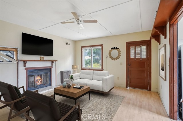 Detail Gallery Image 2 of 15 For 1385 Turquoise Ave, Mentone,  CA 92359 - 2 Beds | 1 Baths