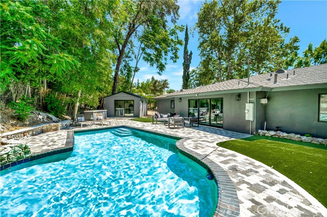 Detail Gallery Image 21 of 28 For 4830 Hasekian Dr, Tarzana,  CA 91356 - 4 Beds | 4/1 Baths