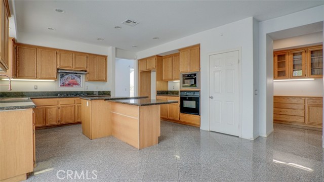 Detail Gallery Image 18 of 71 For 12683 Palm View Way, Riverside,  CA 92503 - 5 Beds | 3 Baths