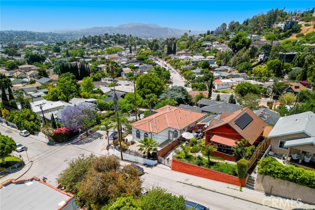 1935 Wollam Street, Los Angeles CA: https://media.crmls.org/medias/300b2395-949f-43d0-b9ae-4f0dcd967557.jpg