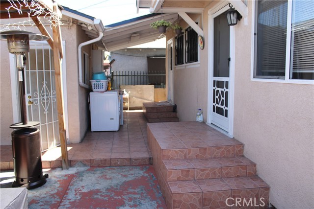 132 W 82nd Street #3, Los Angeles, CA, 90003 132 W 82nd Street #3, Los Angeles, CA, 90003
