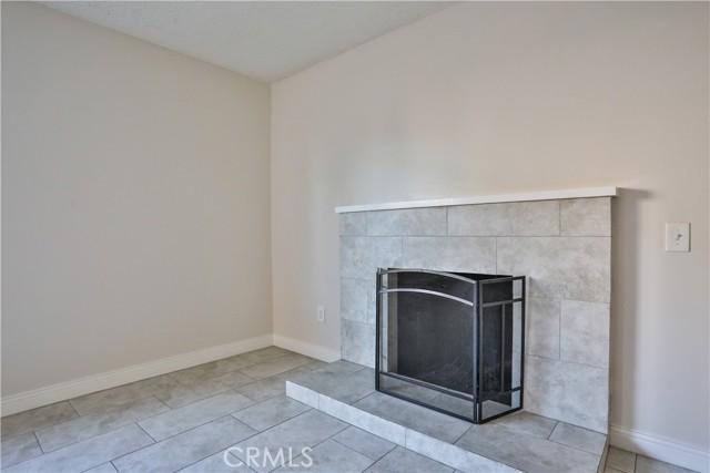 Detail Gallery Image 6 of 38 For 2963 Elgin Dr #D,  Riverside,  CA 92507 - 2 Beds | 1/1 Baths