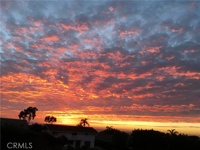 2815 Blue Water Drive, Corona del Mar CA: https://media.crmls.org/medias/30103897-fa0a-4511-8094-8d5da5d09436.jpg