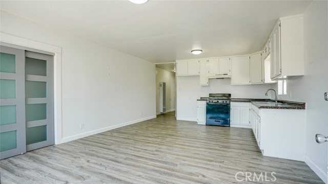 Detail Gallery Image 3 of 37 For 5903 Bonsallo Avenue, Los Angeles,  CA 90044 - 10 Beds | 6 Baths