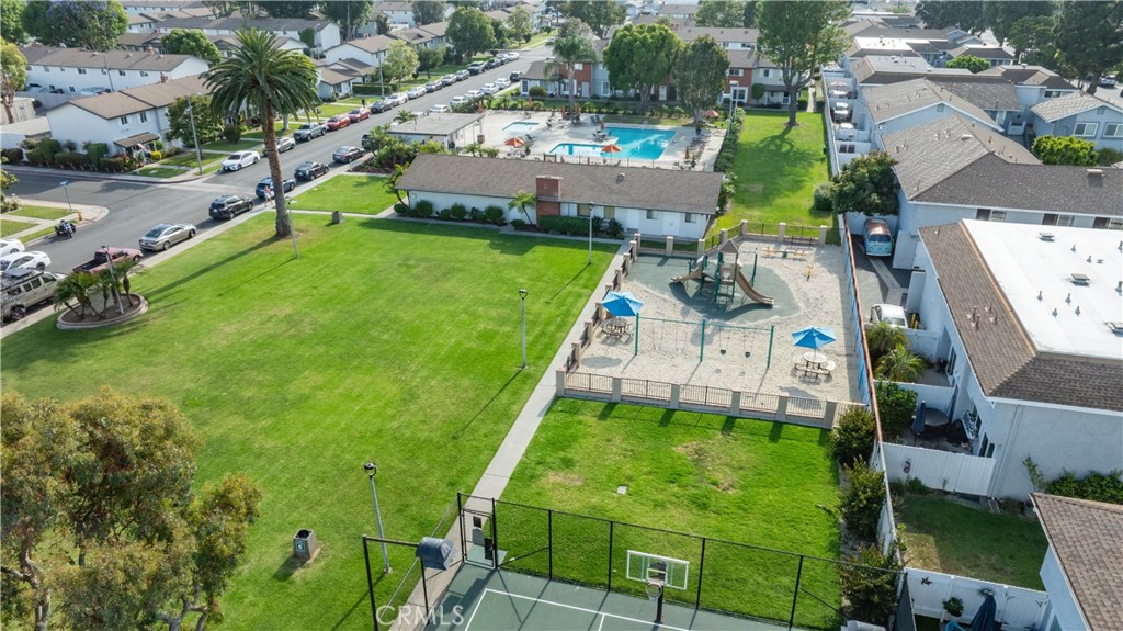 https://media.crmls.org/medias/3010dd94-f1e7-492c-a2bb-b7492c2dff5e.jpg?preset=X-Large