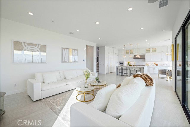 Detail Gallery Image 12 of 46 For 20644 W Deer Grass Ct, Porter Ranch,  CA 91326 - 5 Beds | 5/1 Baths