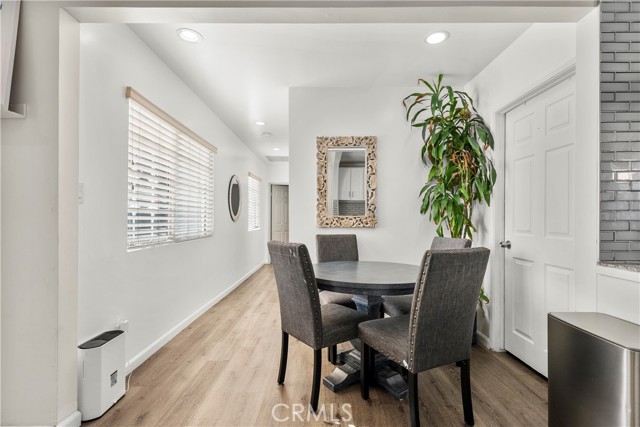 Detail Gallery Image 11 of 41 For 18019 Tiara, Encino,  CA 91316 - 4 Beds | 2 Baths