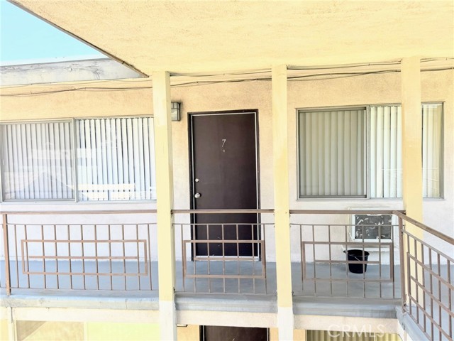 1026 W Granada Court, Ontario CA: https://media.crmls.org/medias/30118869-be5a-4c3f-b545-9ea70eda8b87.jpg