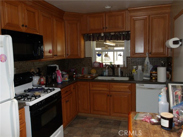 4034 Cottage Drive, San Bernardino CA: https://media.crmls.org/medias/3011c3ef-5aa0-4e3a-9958-c1d0557ab7b0.jpg