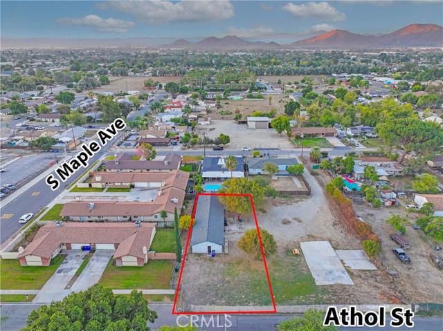 Detail Gallery Image 4 of 19 For 18264 Pine, Fontana,  CA 92335 - – Beds | – Baths