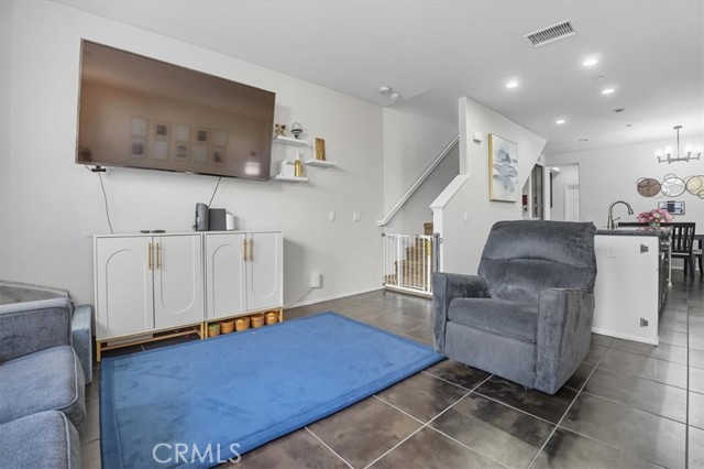 965 Acacia Lane, Montebello CA: https://media.crmls.org/medias/301207f6-33d5-4788-b88d-235e0e03c9bb.jpg